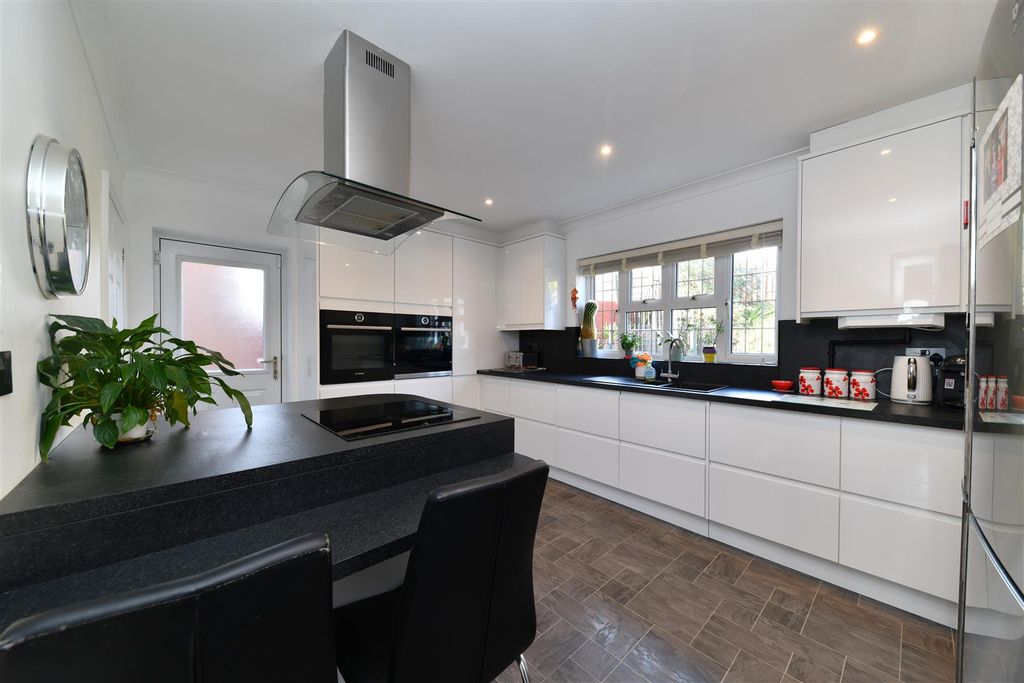 Property photo 3 of 31 Dsc_2426.Jpg