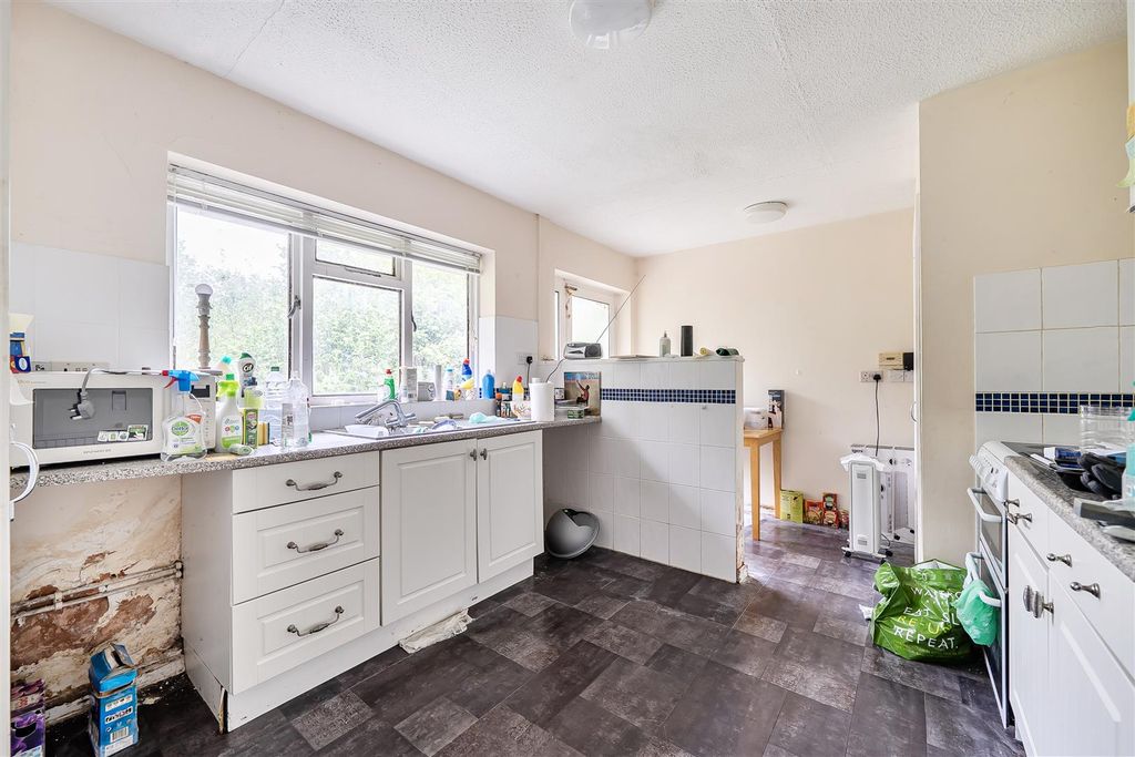 Property photo 2 of 16 Kitchen