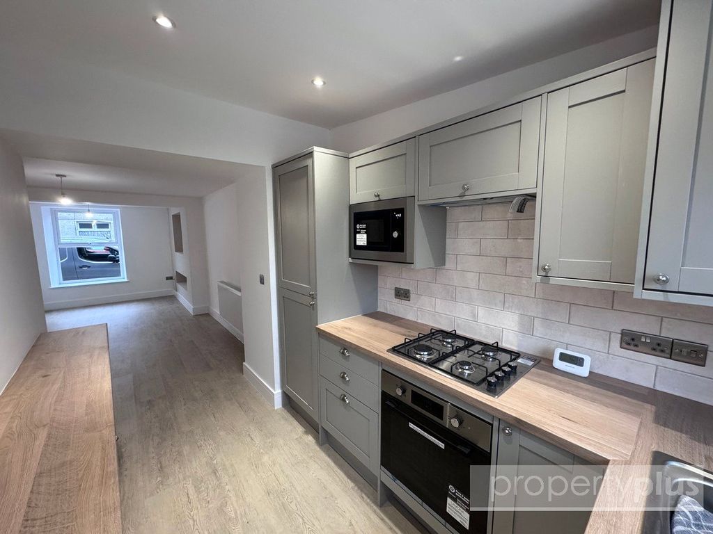 Property photo 1 of 16 Picture No. 08