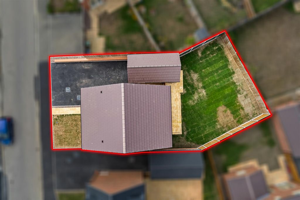 Property photo 3 of 21 Plot56-Yewweb08.Jpg