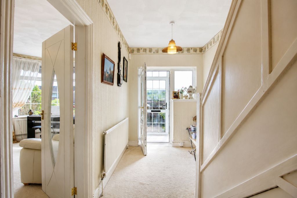 Property photo 3 of 24 Entrance Hallway