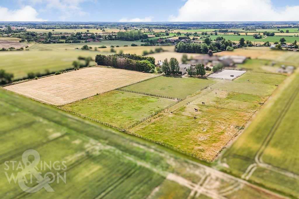 Property photo 2 of 49