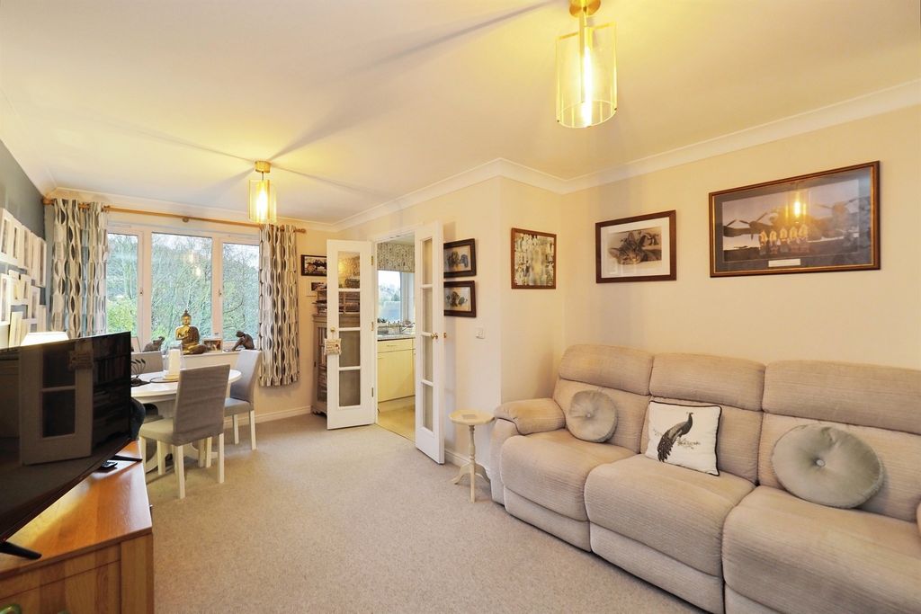 Property photo 2 of 11