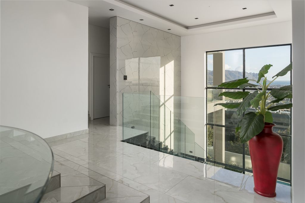Property photo 3 of 36