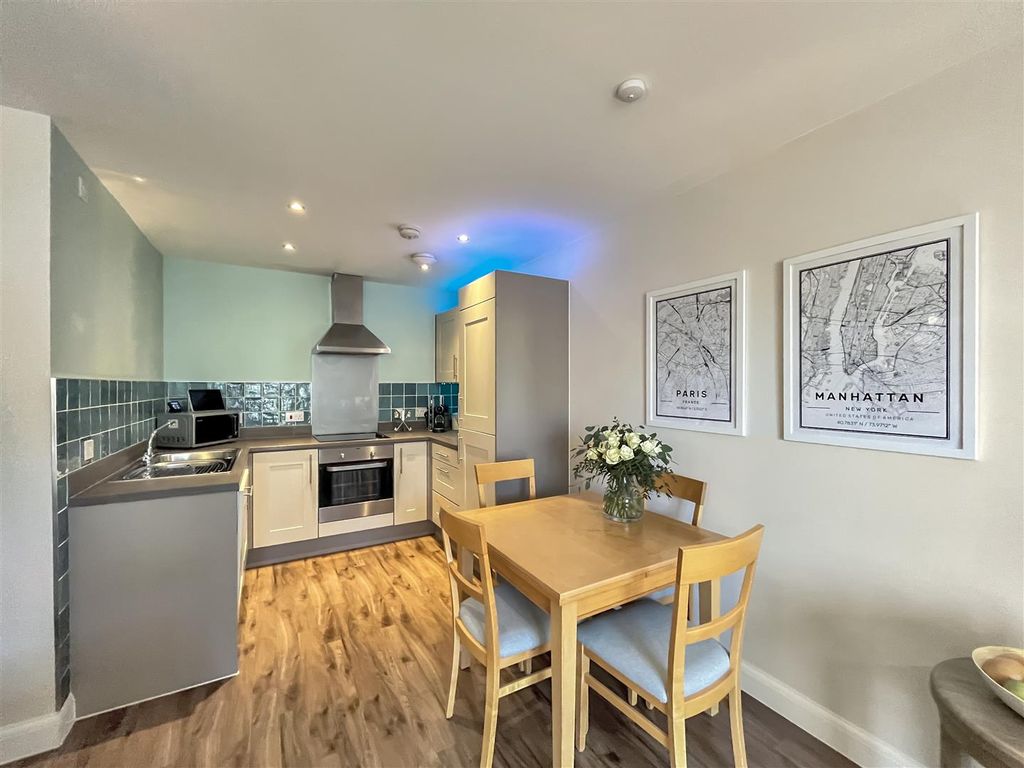 Property photo 2 of 13 Lounge/Diner/Kitchen