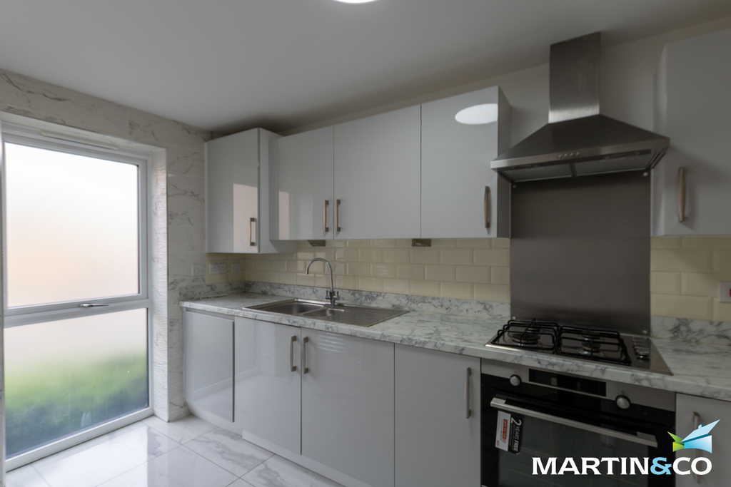 Property photo 3 of 12 Picture3