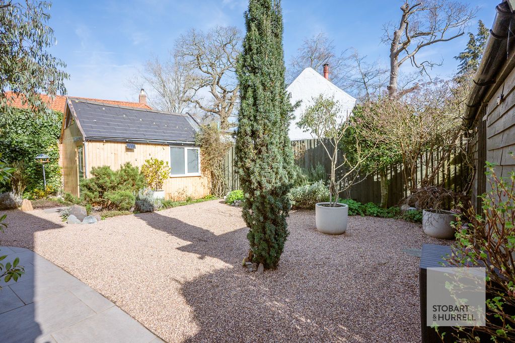 Property photo 3 of 24 Garden