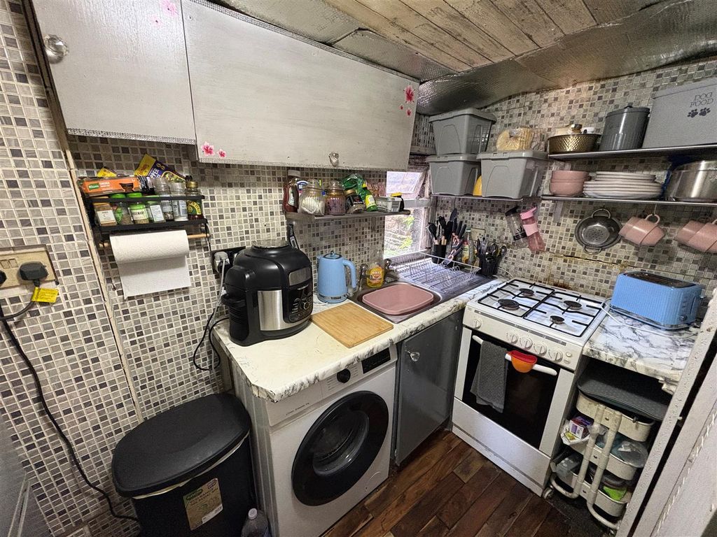 Property photo 3 of 11 4.Jpg
