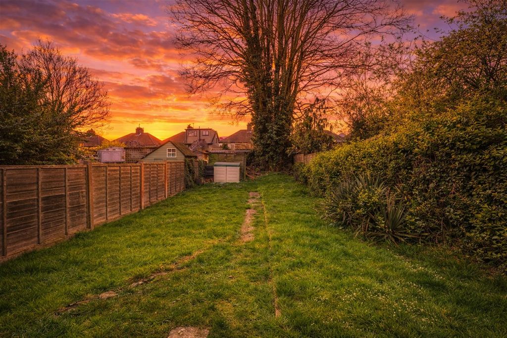 Property photo 2 of 7 Evening Shot North Western.Jpeg