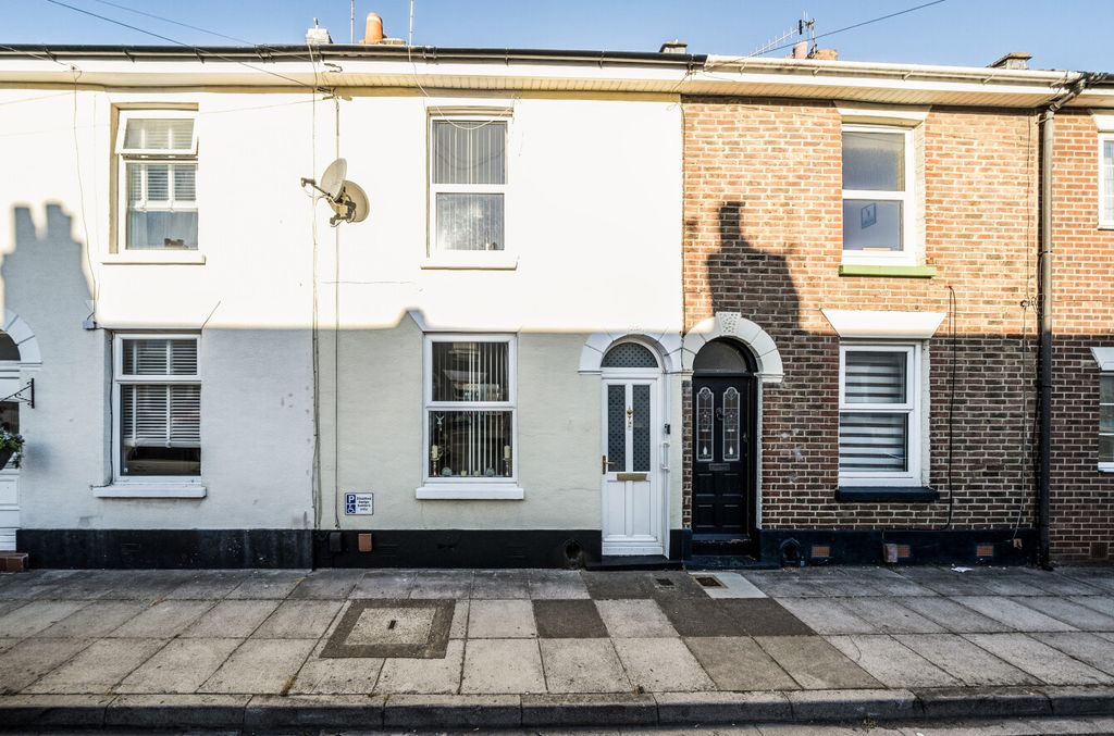 Property photo 1 of 12 1348631-1-68d2604...