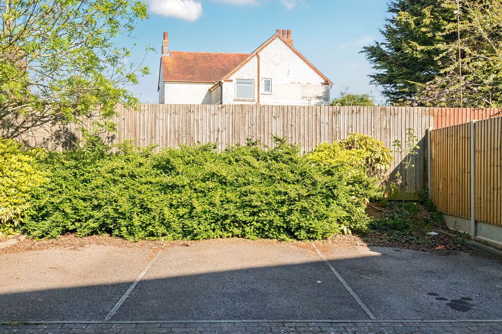Property photo 2 of 20