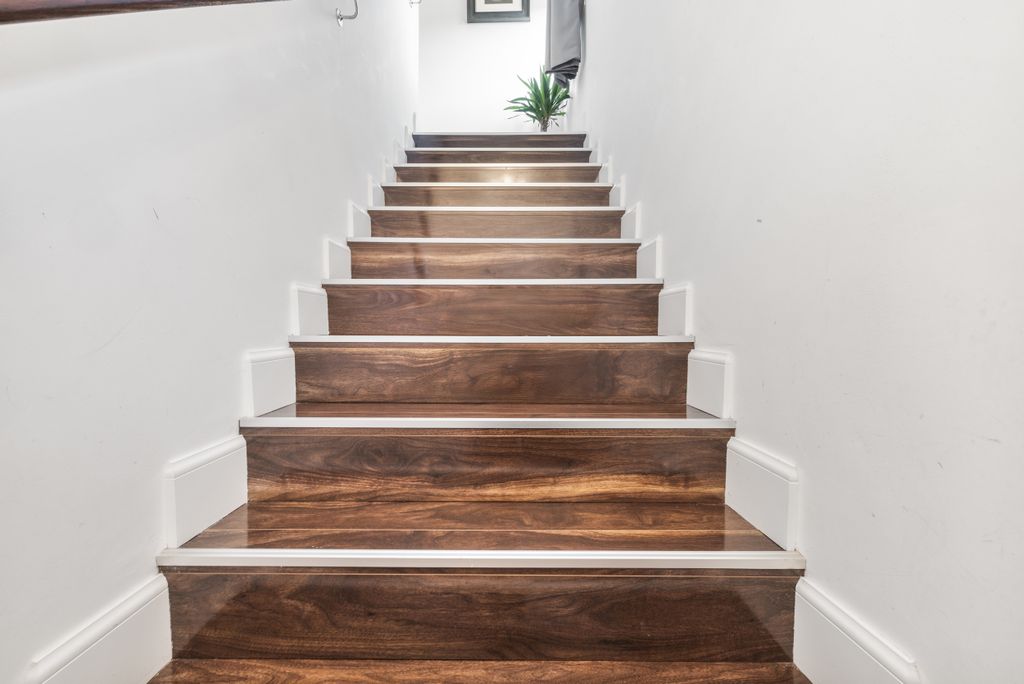 Property photo 2 of 27