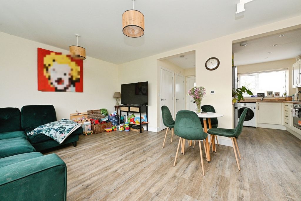 Property photo 3 of 17 Photo