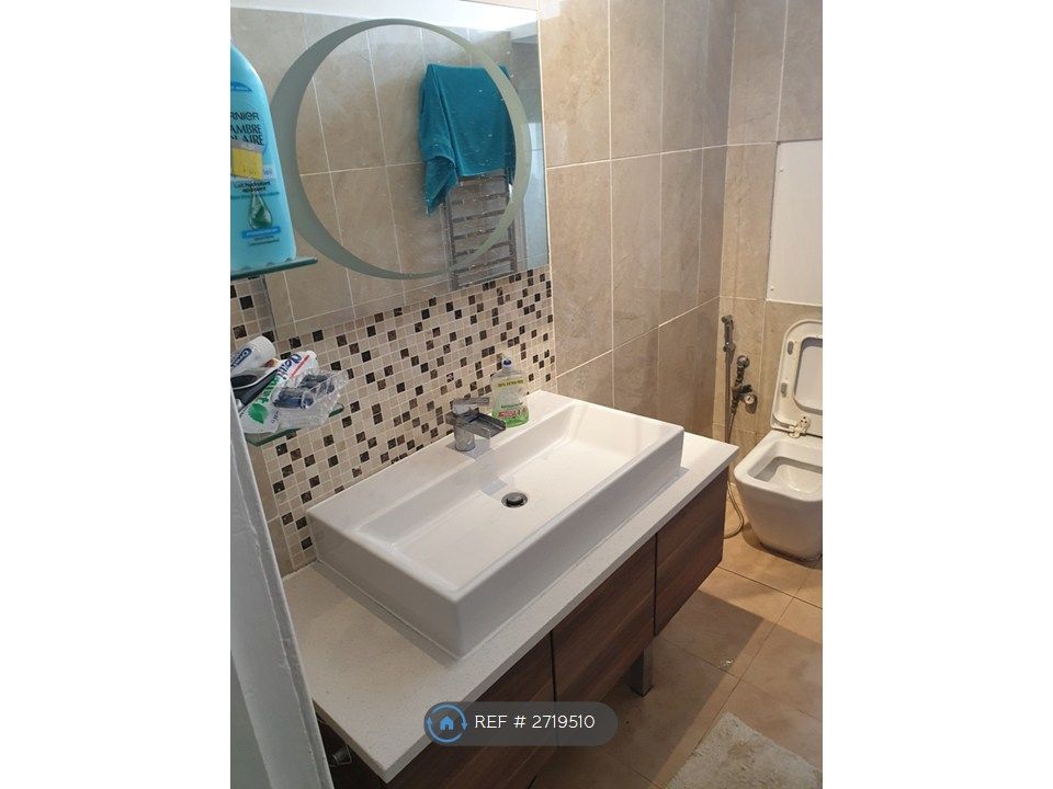 Property photo 3 of 7 Bathroom