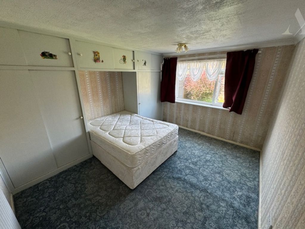 Property photo 3 of 9 25 Kington Way Bedroom 1
