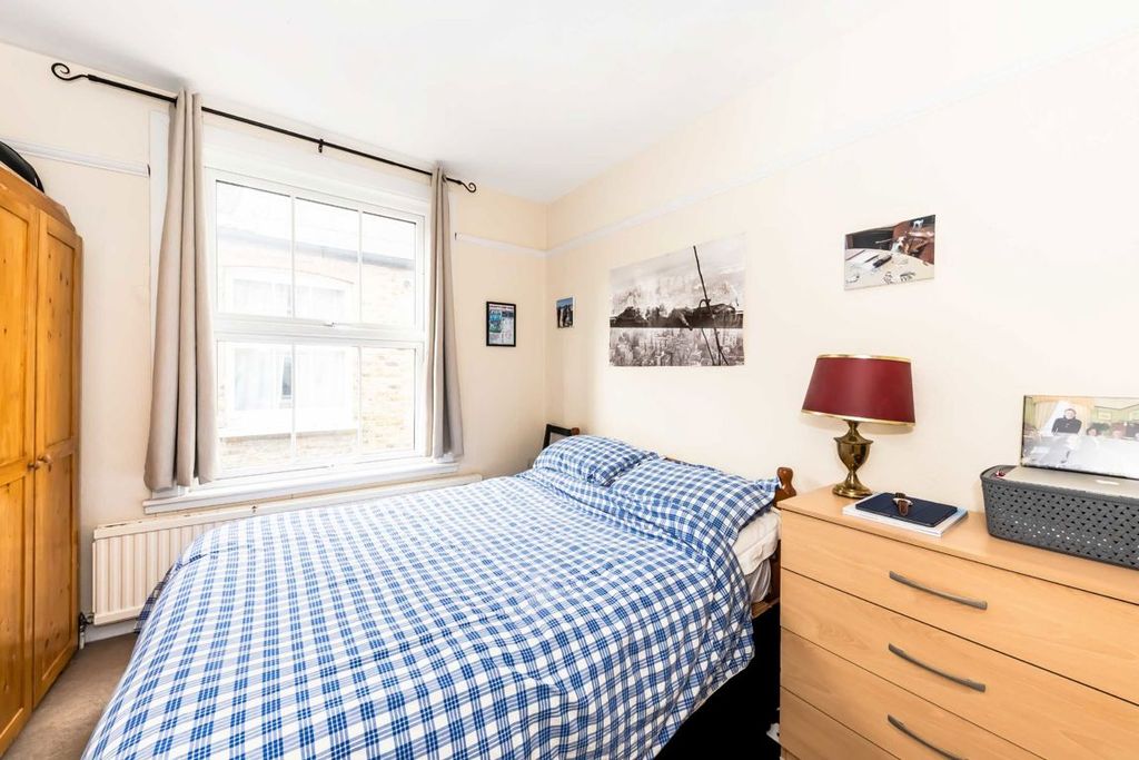 Property photo 3 of 6