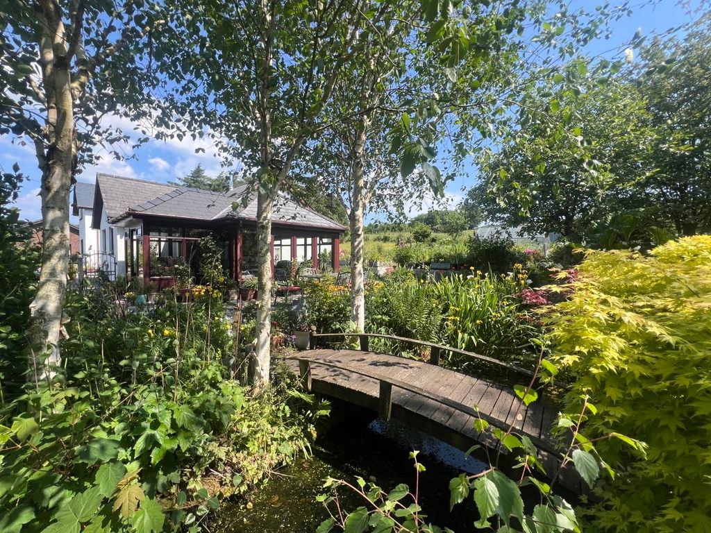 Property photo 3 of 83