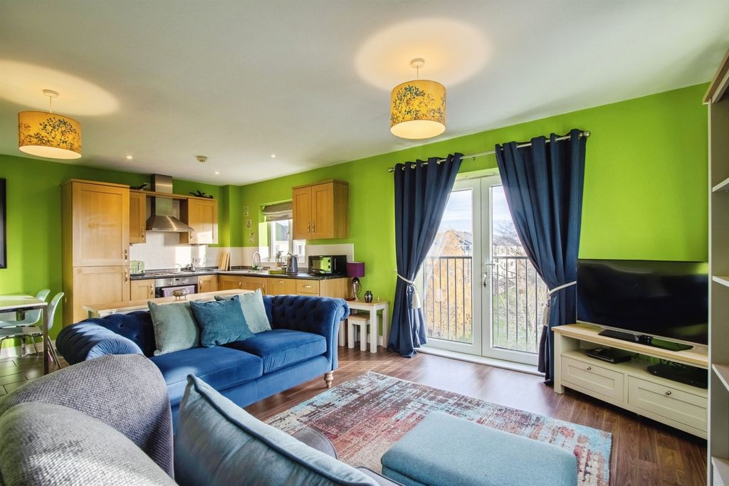 Property photo 2 of 11