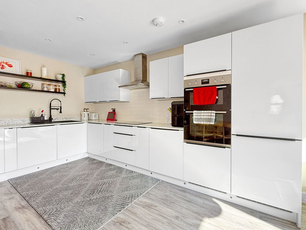 Property photo 2 of 25