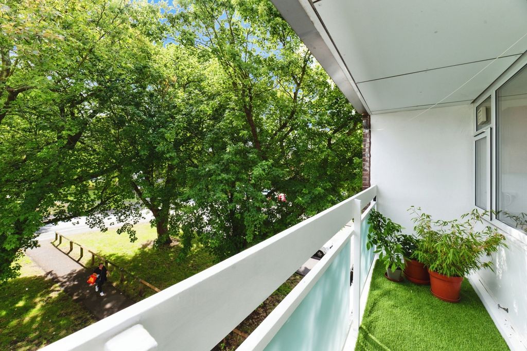 Property photo 2 of 16 Photo