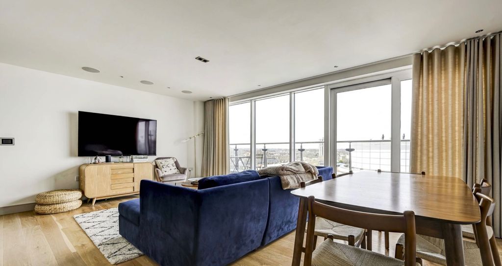 Property photo 1 of 10 4363621