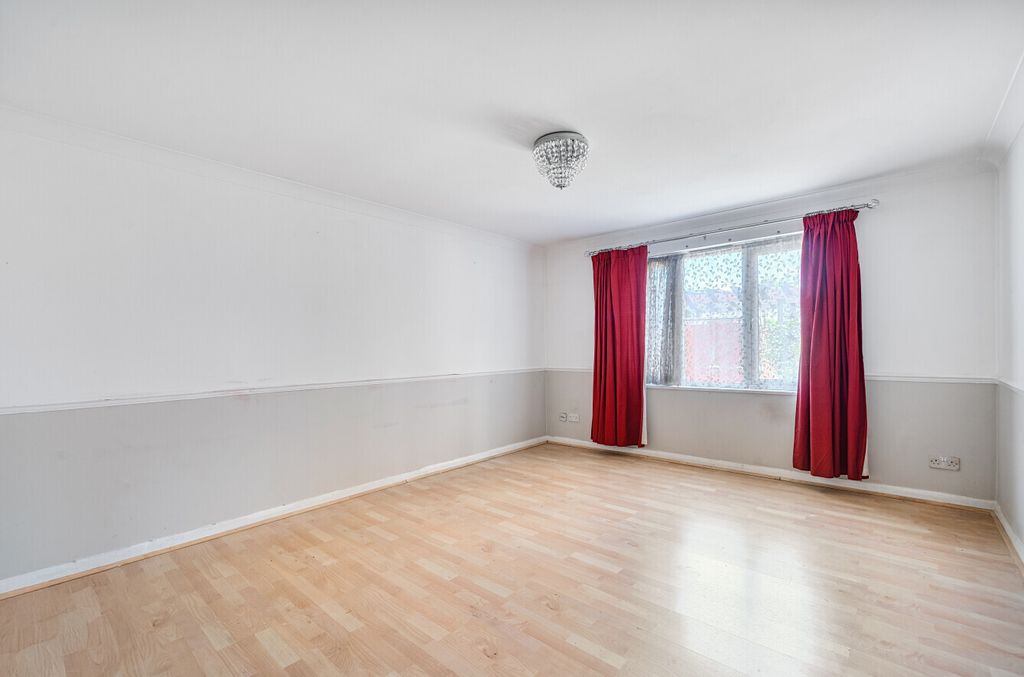 Property photo 2 of 12 Picture No. 14