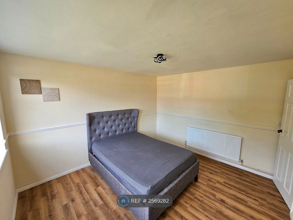 Property photo 3 of 6