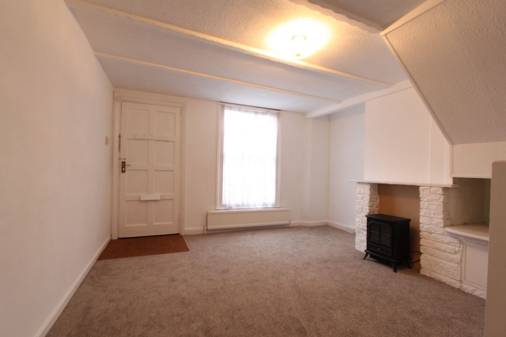 Property photo 2 of 11 Photo 3