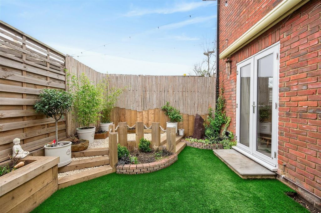 Property photo 2 of 19 1434425-11-69c67c653Fa1A.Jpg