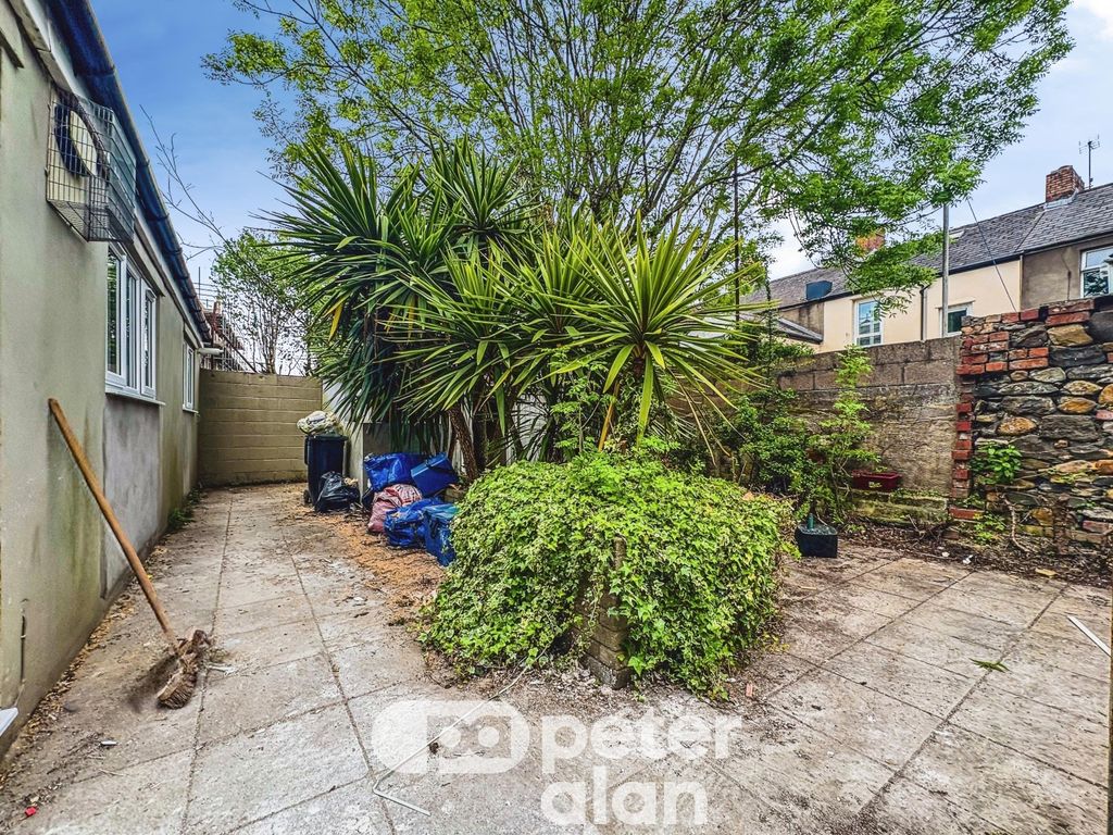 Property photo 2 of 14