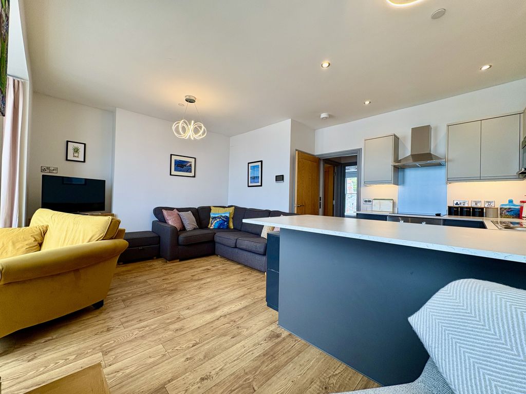 Property photo 3 of 9 Gallery
