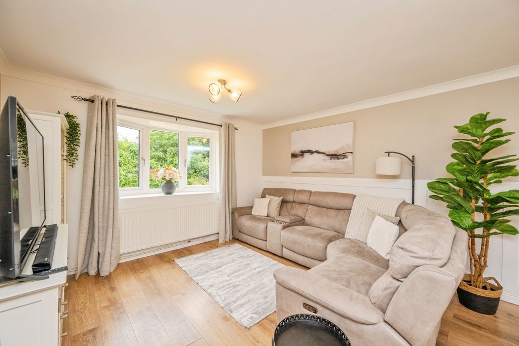 Property photo 3 of 22 Pbox-Img.Jpg