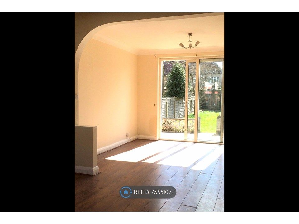 Property photo 1 of 14 3 Bed Large House-Available Now-Don't Miss It!