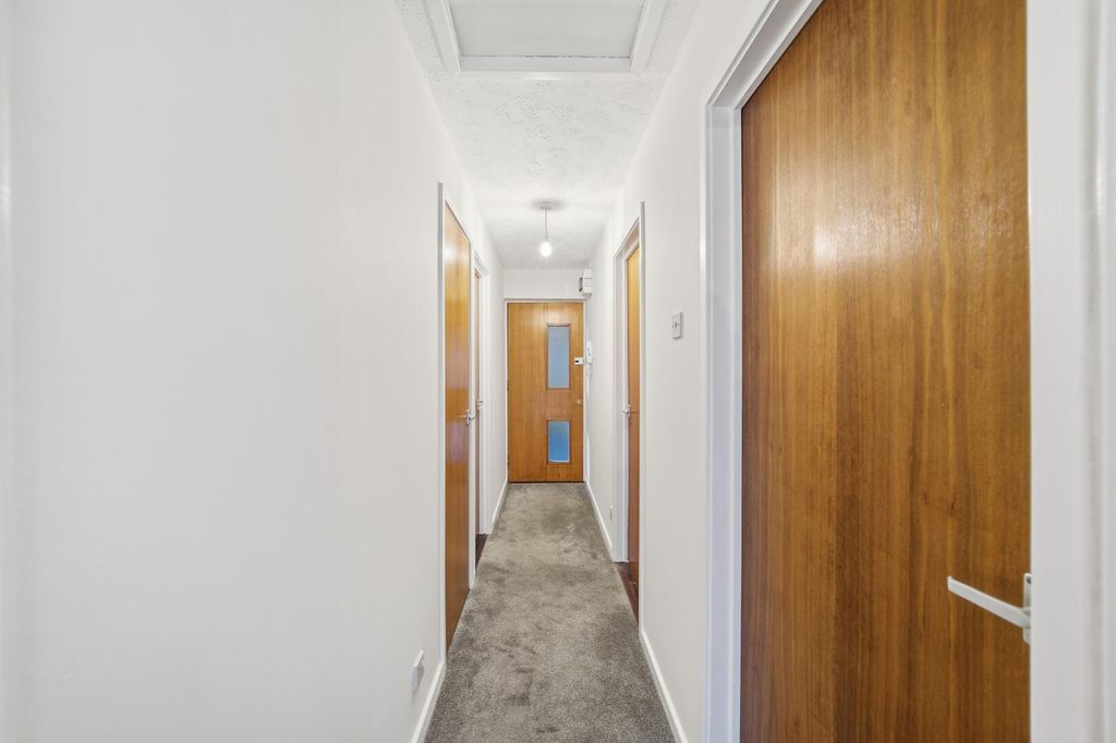 Property photo 2 of 13 Hallway