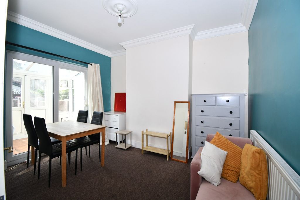 Property photo 3 of 12 3379684