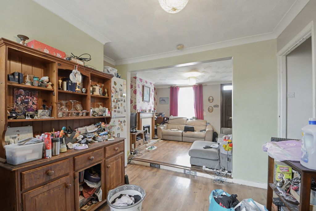 Property photo 3 of 13 15 Ely Road, Littleport, Ely, Cambridgeshire, Cb6 1Hg