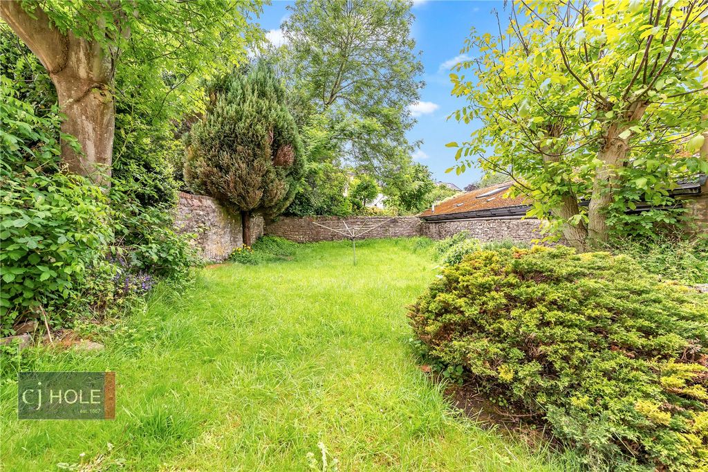 Property photo 3 of 13 Picture No. 10