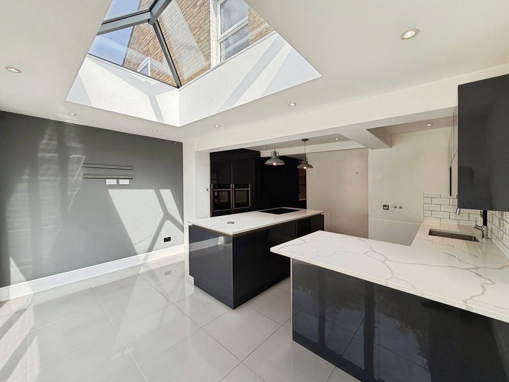 Property photo 3 of 19 Pbox-Img.Jpg