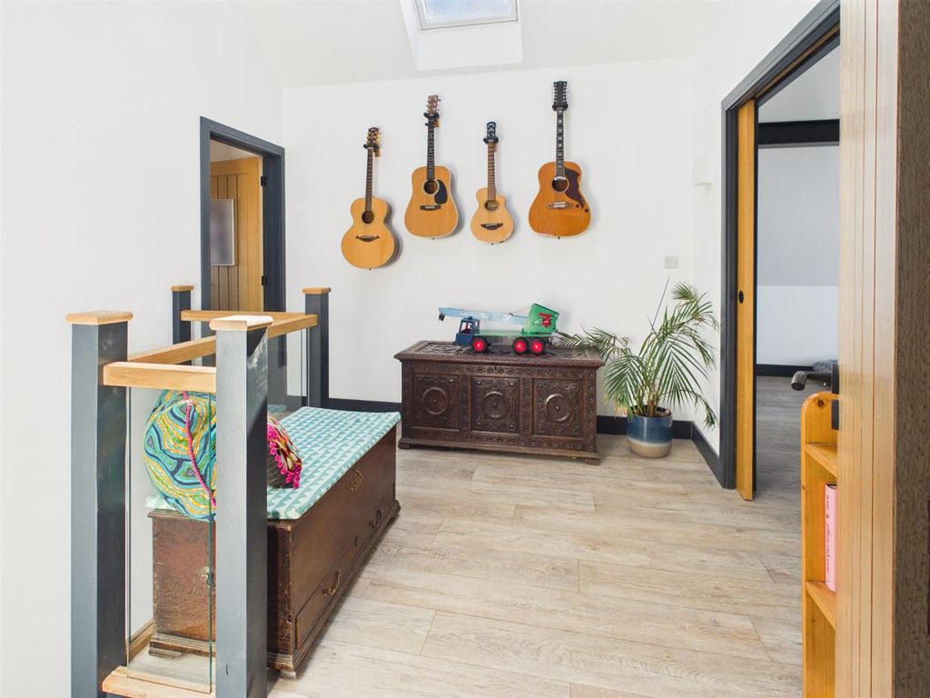 Additional image 11 of 4 bed property for saleYork Road, Peacehaven BN10