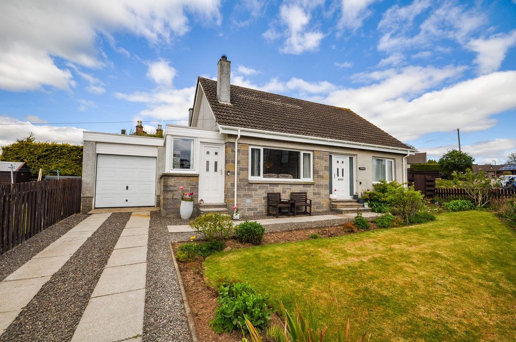 Property photo 1 of 37