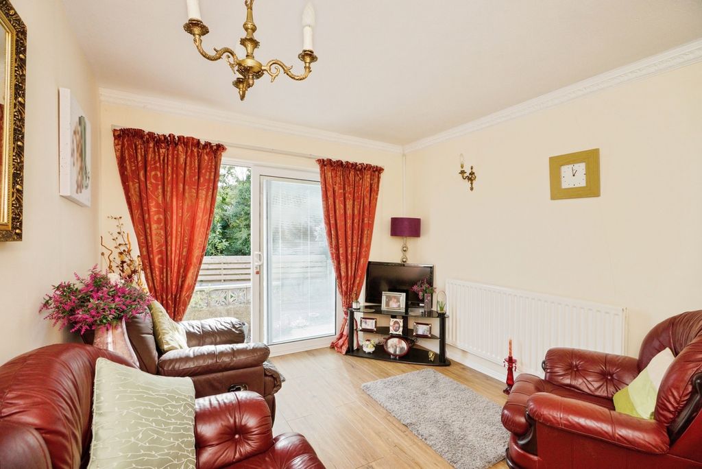 Property photo 3 of 30 Pbox-Img.Jpg