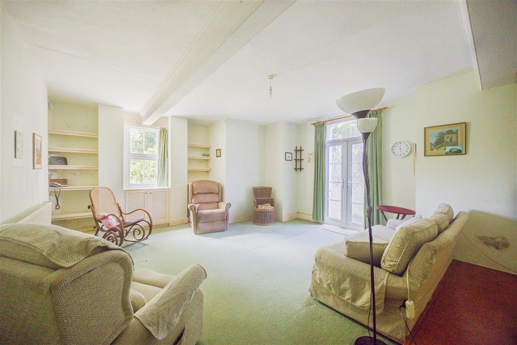 Property photo 3 of 12 Living Room