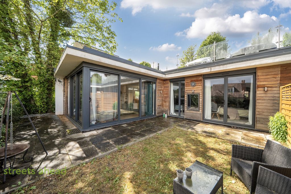 Property photo 2 of 15 273A63B8-2171-4Ae...