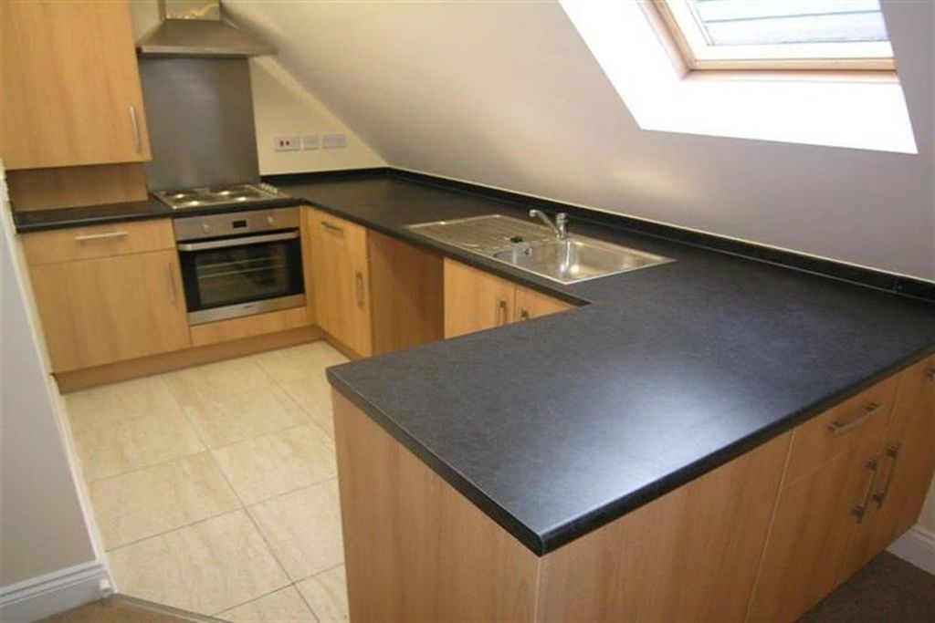 Property photo 1 of 8 (Main)