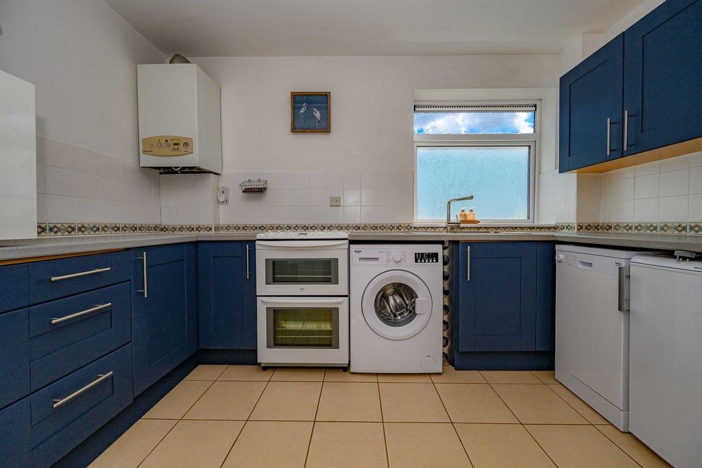 Property photo 3 of 20