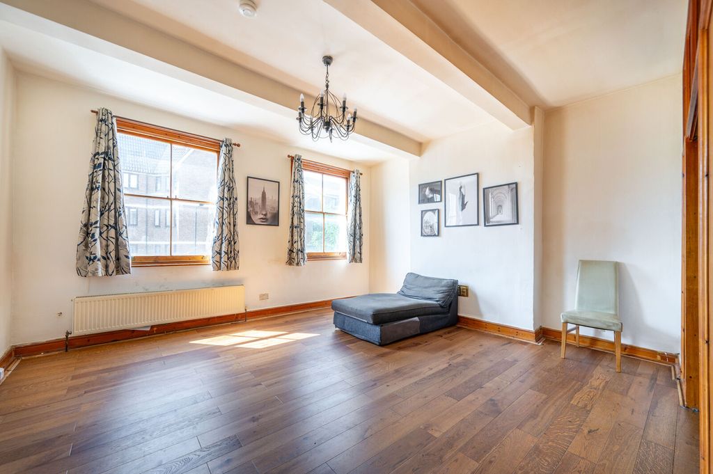 Property photo 1 of 11
