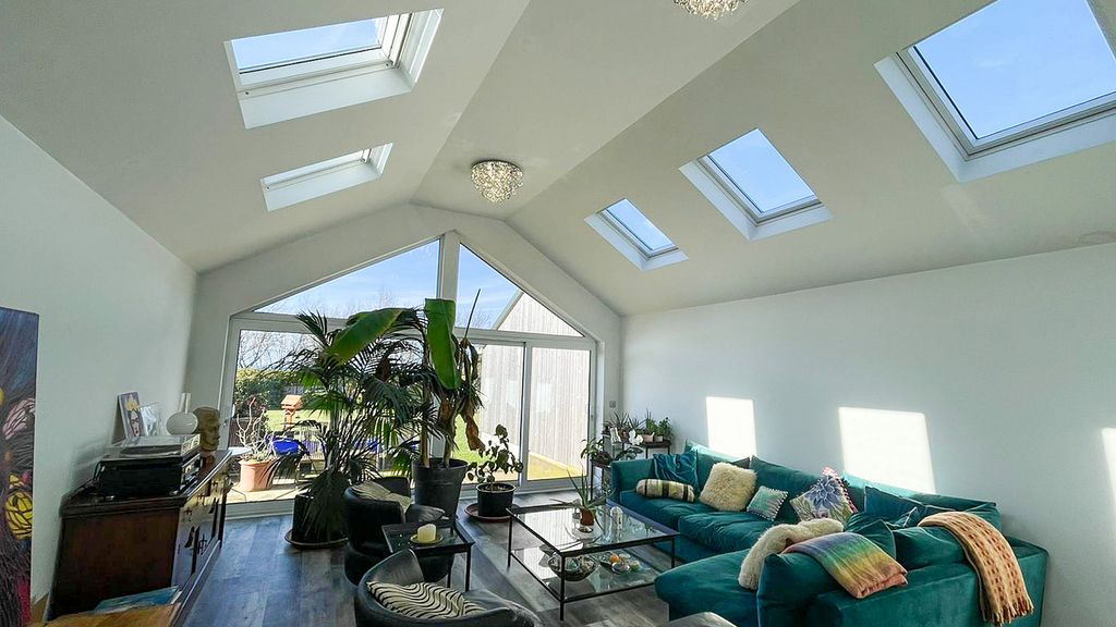 Property photo 1 of 27