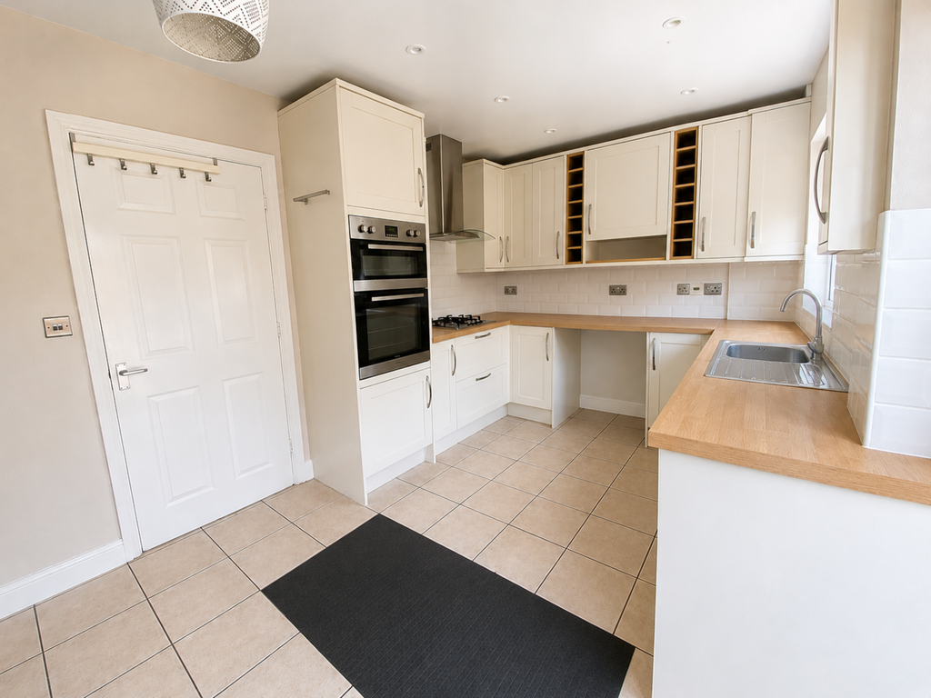 Property photo 2 of 25