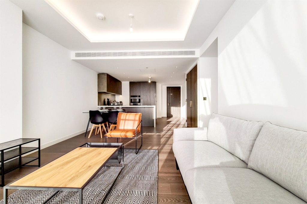 Property photo 2 of 26 Carnation Way