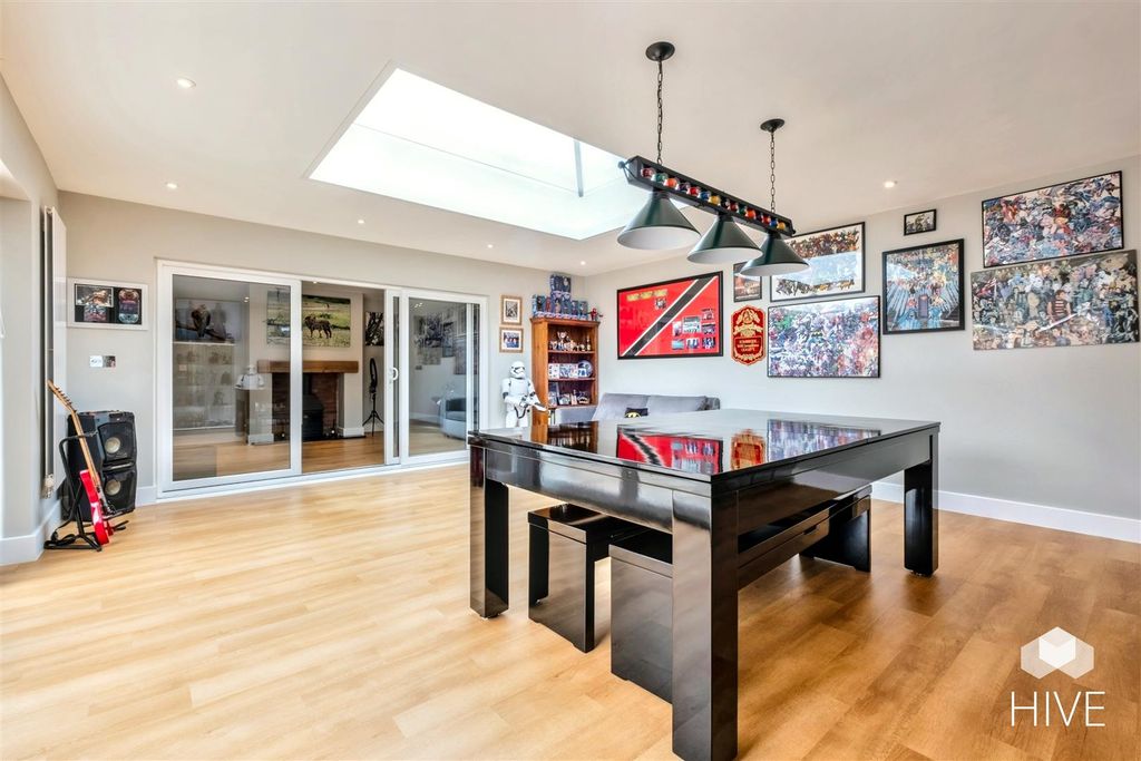 Property photo 1 of 23